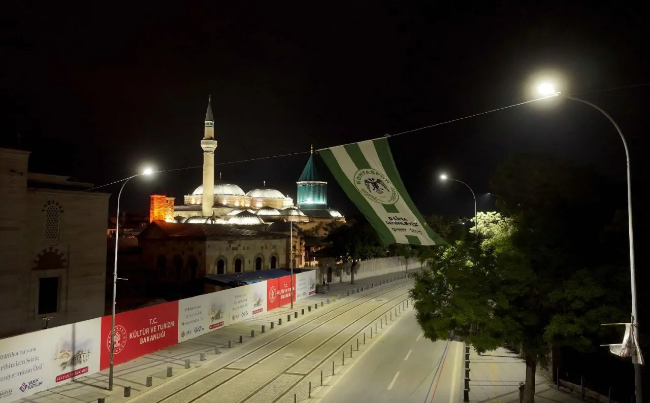KARATAY BELEDİYESİ’NDEN “BAYRAK AS” ÇAĞRISINA DESTEK: İLÇE YEŞİL-BEYAZA BÜRÜNDÜ