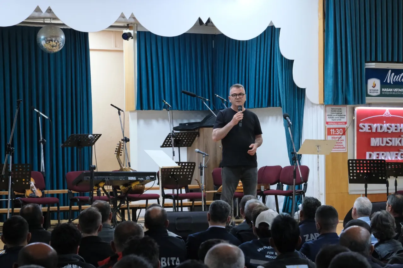 Seydişehir Belediye Başkanı Hasan Ustaoğlu Çalışma Arkadaşlarıyla Bayramlaştı