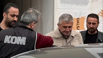 Akçakoca Belediye Başkanı Fikret Albayrak Görevden Uzaklaştırıldı