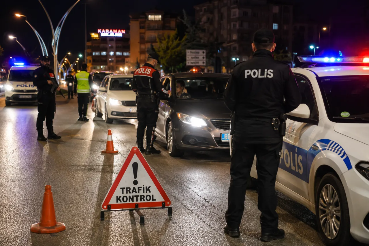 Karaman’da Asayiş Uygulamaları: 12 Kişi Tutuklandı, Çok Sayıda Suç Unsuru Ele Geçirildi