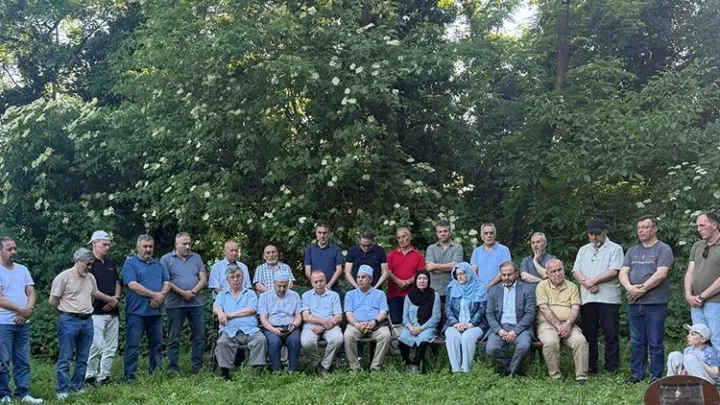 Fürth’te Bayramda Toplu Kabristan Ziyareti Gerçekleştirildi
