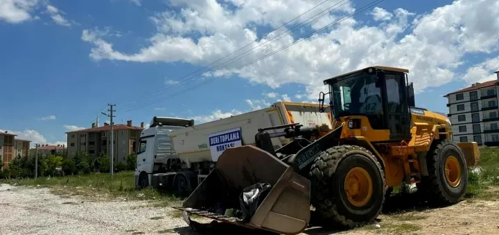 Ereğli Sokaklarında Kurban Atığı Alarmı: Uyarılara Rağmen Görüntüler Tepki Çekti