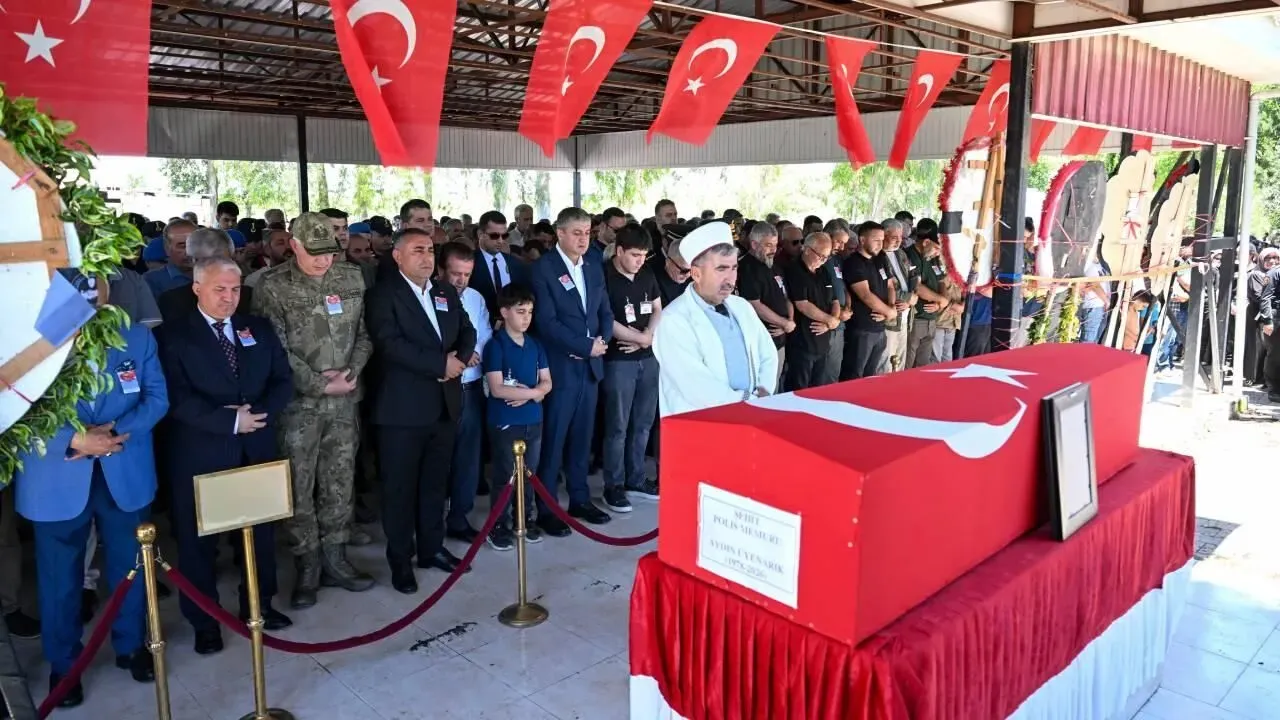 Şehit Polis Memuru Aydın Üyenarık Adana’da Toprağa Verildi