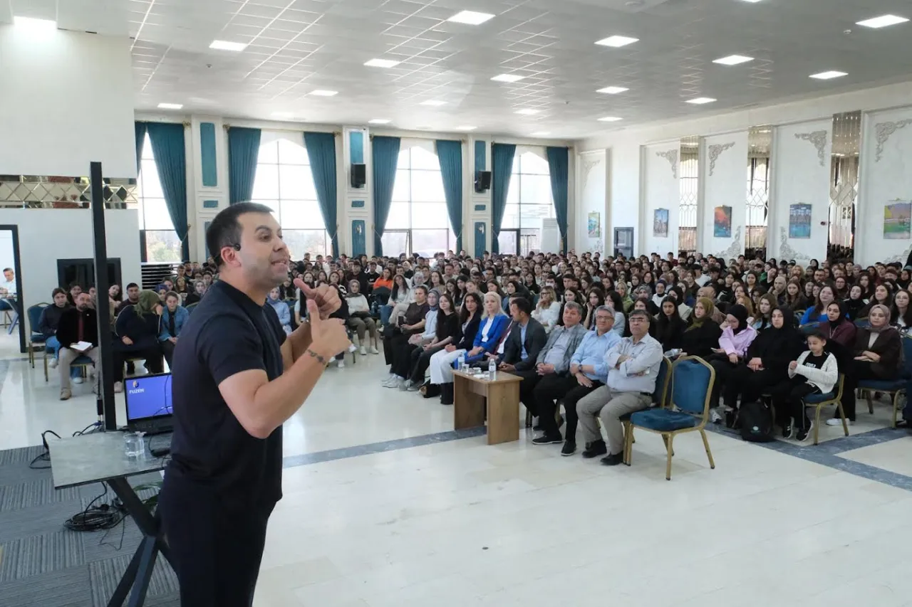 Aker Kartal, Seydişehir’de öğrenciler ve eğitimcilerle buluştu
