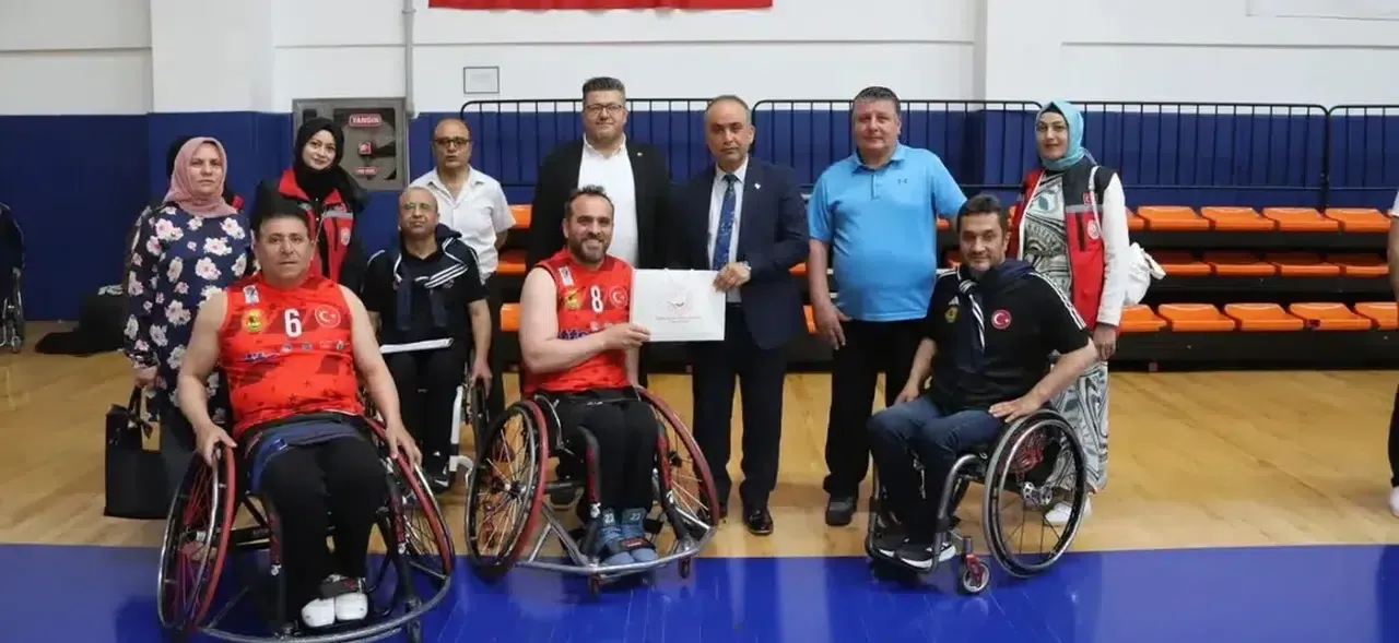 Konya’da duygulandıran mücadele! Gaziler sahada izleyenleri ayağa kaldırdı