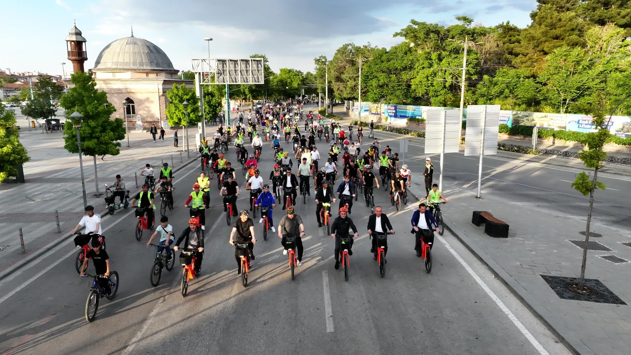 Konya’da 28 İlçede Eş Zamanlı Bisiklet Etkinliği: Binlerce Kişi Pedal Çevirdi