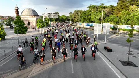 Konya’da 28 İlçede Eş Zamanlı Bisiklet Etkinliği: Binlerce Kişi Pedal Çevirdi