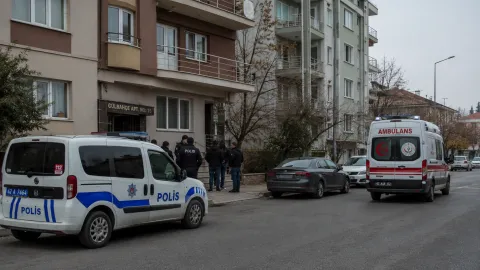 Konya’da Boşanma Aşamasındaki Eşini Silahla Vuran Şüpheli İntihar Etti