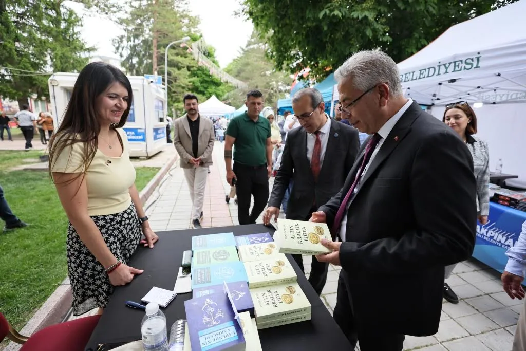 Ereğli Kitap Günleri Kapılarını Ziyaretçilere Açtı