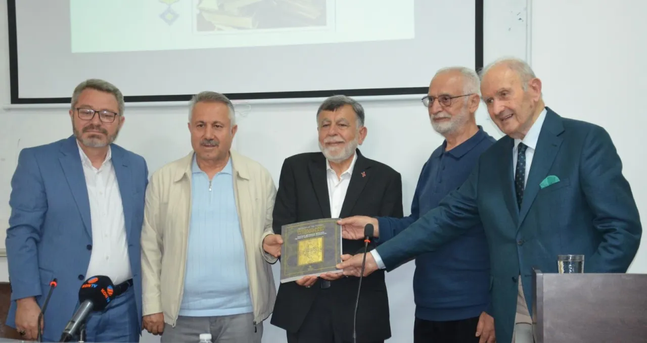 Bekir Şahin Yazma Eserlerin İzinde Yurtdışı Tecrübelerini Konya’da Paylaştı