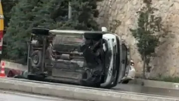 Konya Akyokuş’ta Trafik Kazası: Seyir Halindeki Araç Yan Yattı