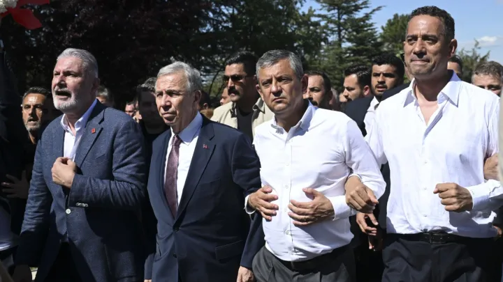Mansur Yavaş’tan Kemal Kılıçdaroğlu’na Sağduyu Çağrısı