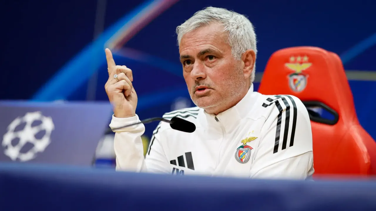 Real Madrid Duyurdu: Jose Mourinho İle 3 Yıllık Sözleşme İmzalandı