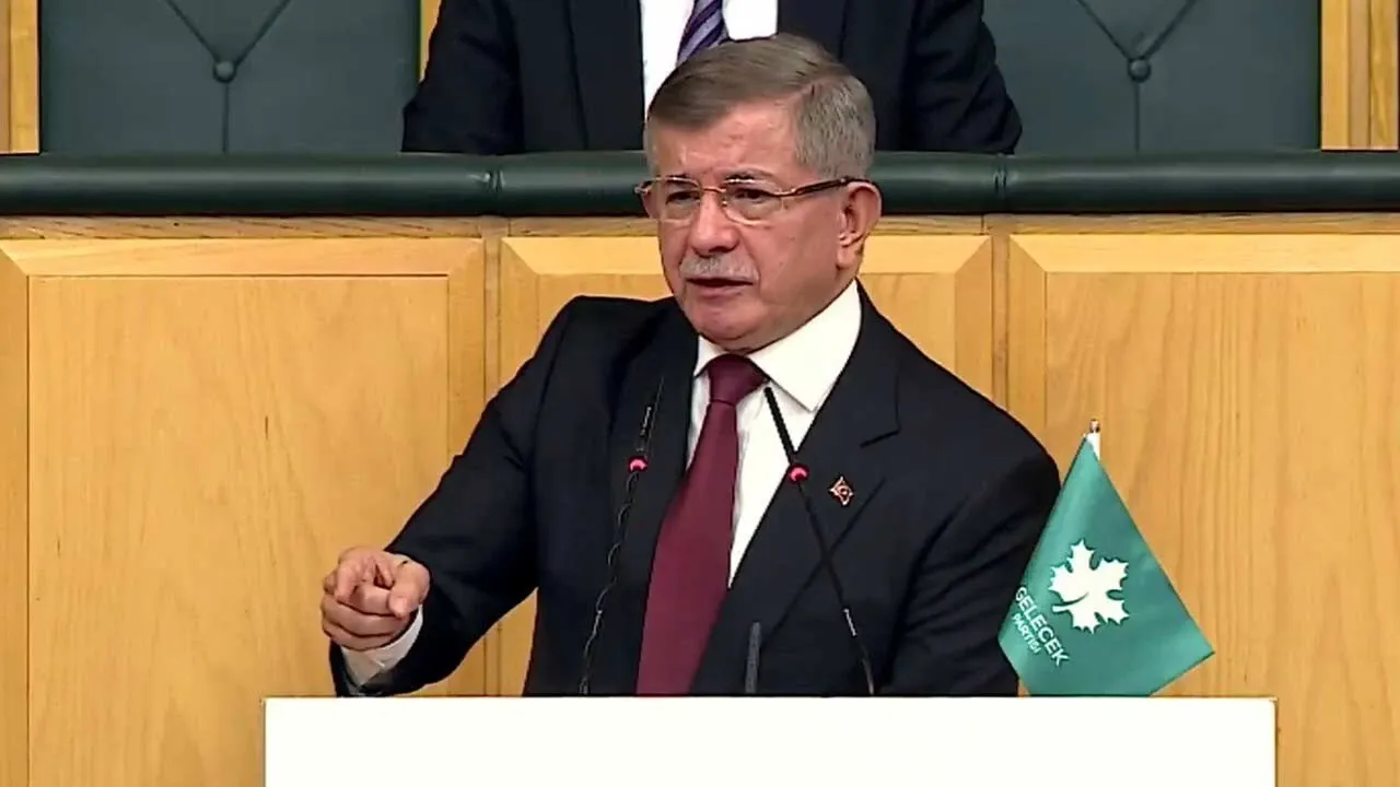 Davutoğlu'ndan Gündem Sarsan Çıplak Arama Tepkisi: "İnsan Onuru Devletin Namusudur"