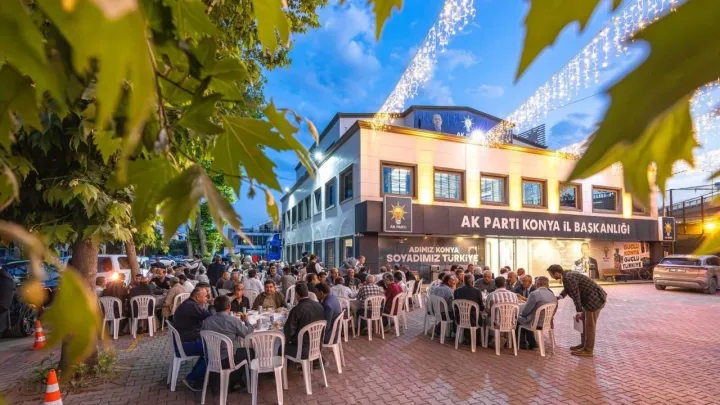 AK Parti Konya’dan Mahalle Başkanları Toplantısı