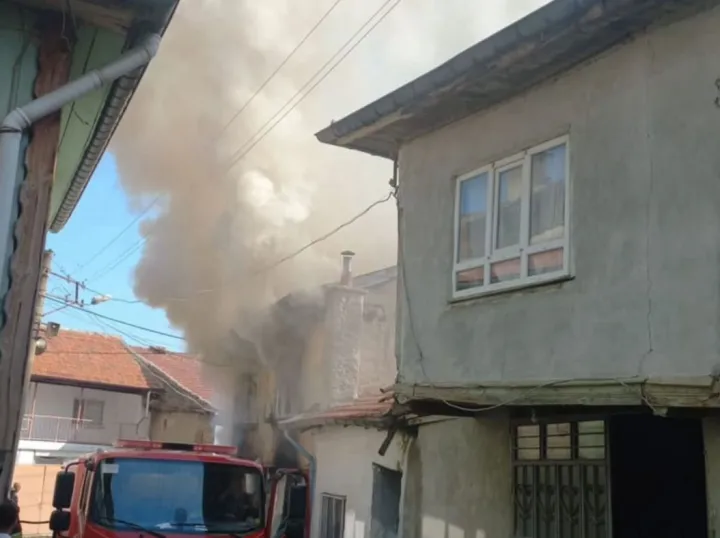 Konya'nın Akşehir İlçesinde Müstakil Evde Yangın Çıktı