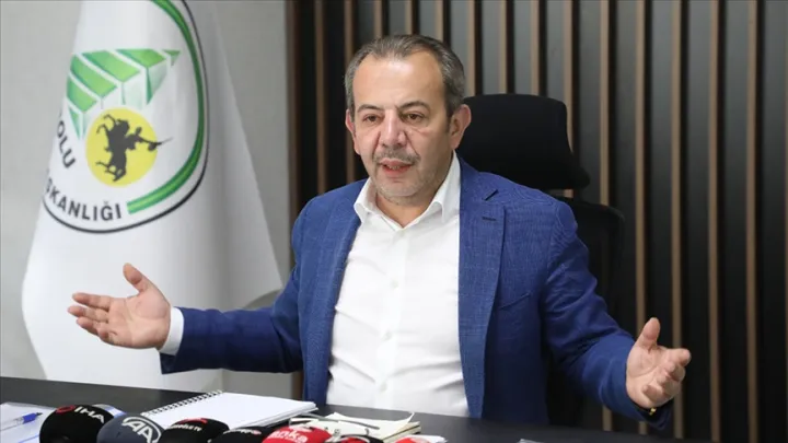 Disipline Sevk Edilen Tanju Özcan CHP'den İstifa Etti