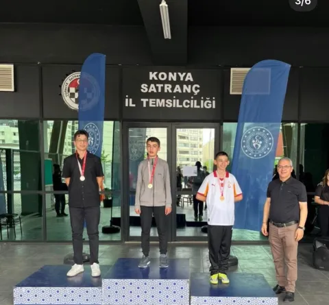 Babalar Günü Satranç Turnuvası Tamamlandı, Dereceye Giren Sporcular Ödüllerini Aldı