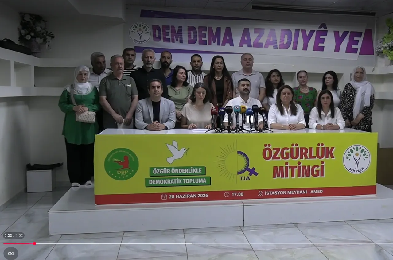 Diyarbakır'da Provokatif Miting Hazırlığı: DEM Parti’den Teröristbaşı Apo İçin Çağrı