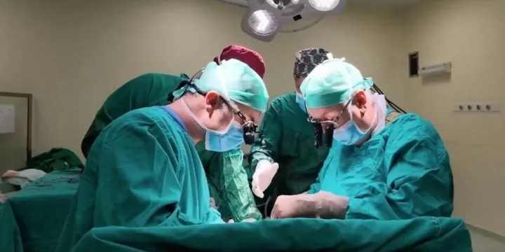 Tıp dünyasını şaşkına çevirdiler! Dünyada ilk kez gerçekleştirildi