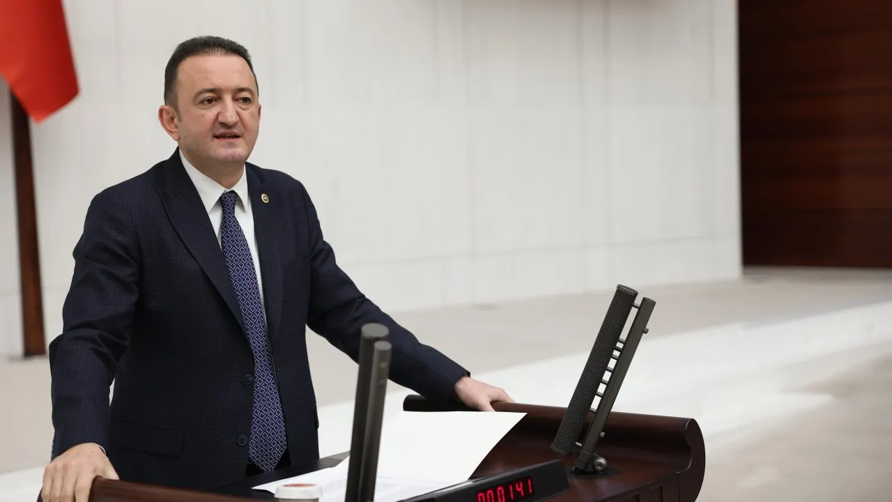 Konya'daki Yurt Skandalı Meclis Gündeminde: Barış Bektaş Bakanlığı Göreve Çağırdı