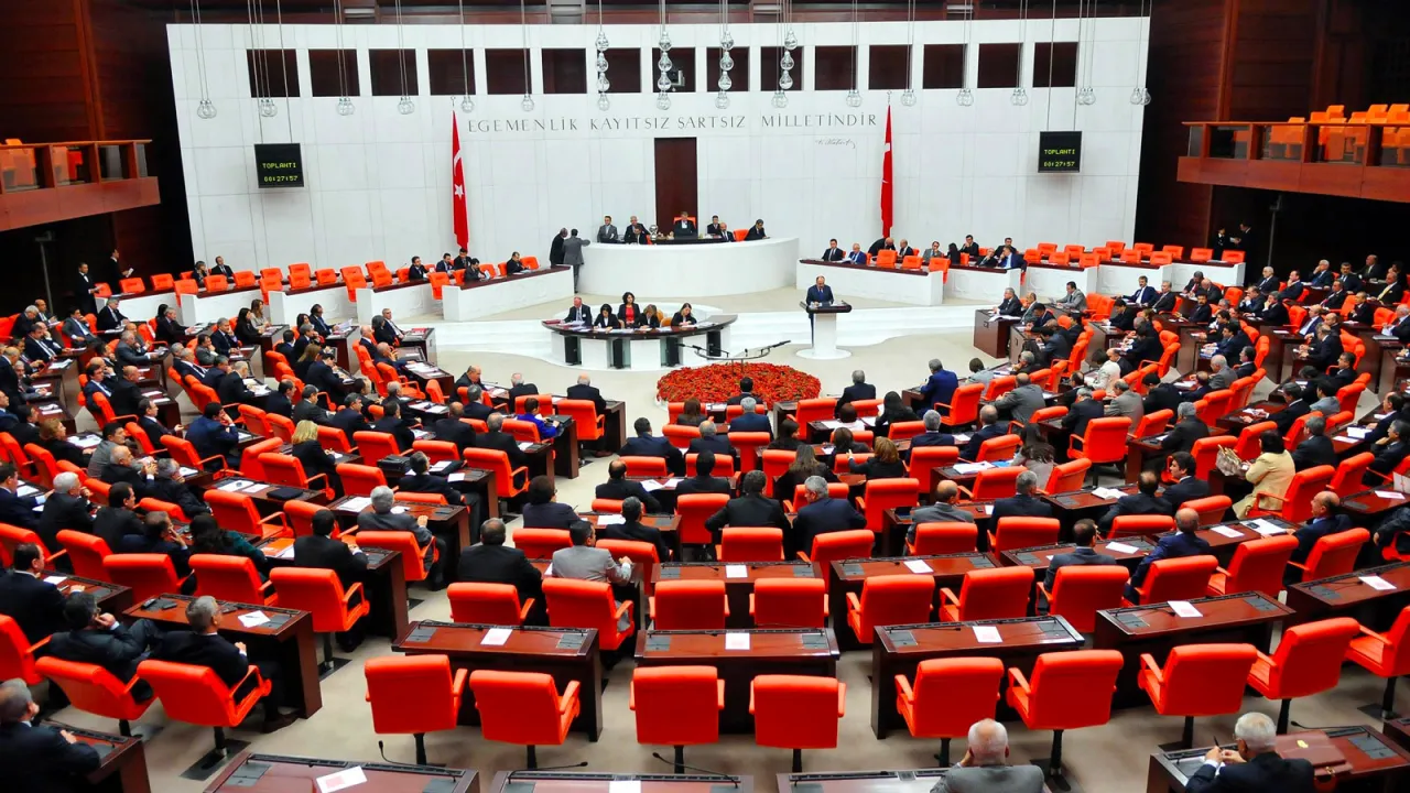 TBMM Çalışma Süresi Uzatıldı: Meclis 1 Temmuz'da Tatile Girmeyecek