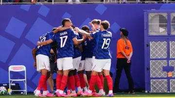 Fransa Senegal'i 3-1 Mağlup Etti: Dünya Kupası'nda Mbappe Fırtınası!