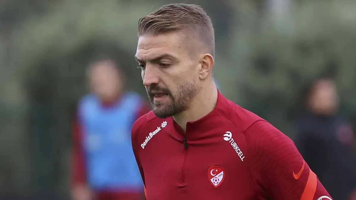 Caner Erkin Futbolu Bıraktı: 37 Yaşındaki Yıldız Sol Bek Kariyerini Noktaladı