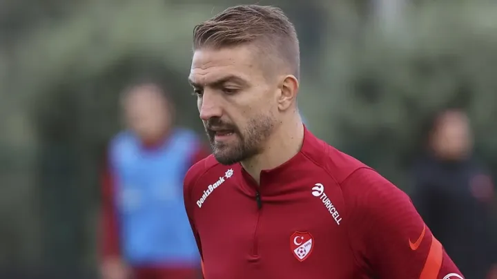 Caner Erkin Futbolu Bıraktı: 37 Yaşındaki Yıldız Sol Bek Kariyerini Noktaladı