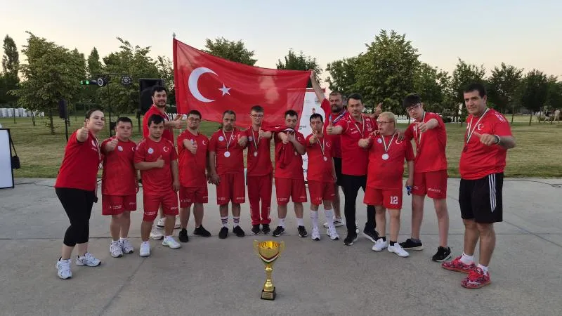 Millilerden Gururlandıran Başarı! Down Sendromlu Basketbol Takımı Dünya İkincisi