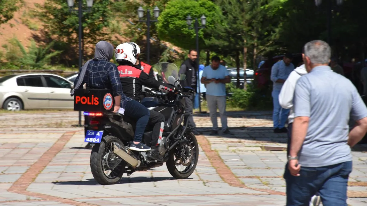 YKS’de Saniyelerle Yarışan Evlatlar İçin Seferberlik! Bakan Çiftçi O Anları Paylaşıp Teşekkür Etti