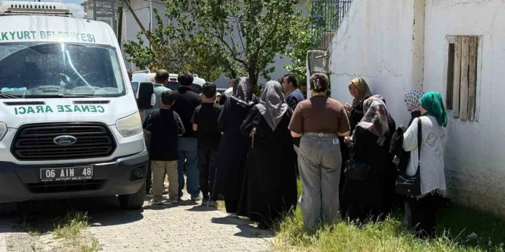 Ankara’da Kadın Cinayeti: Eşini Bıçaklayarak Öldüren Şüpheli Kaçtı