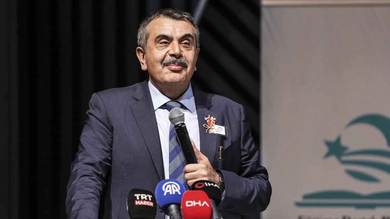 Bakan Yusuf Tekin: Maarif Modeli ile Vatan, Bayrak ve Değerler Ön Planda