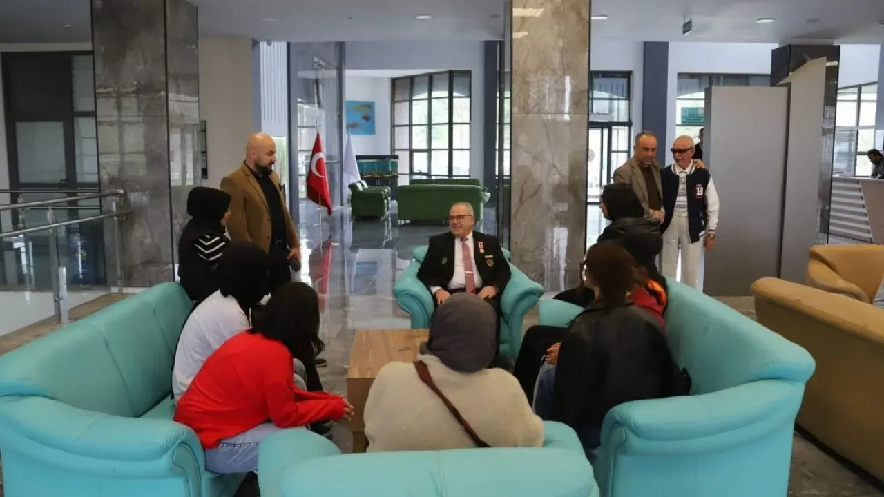 Konya’da Huzurevi Sakinleri Çocuklarla Bayram Anılarını Paylaştı