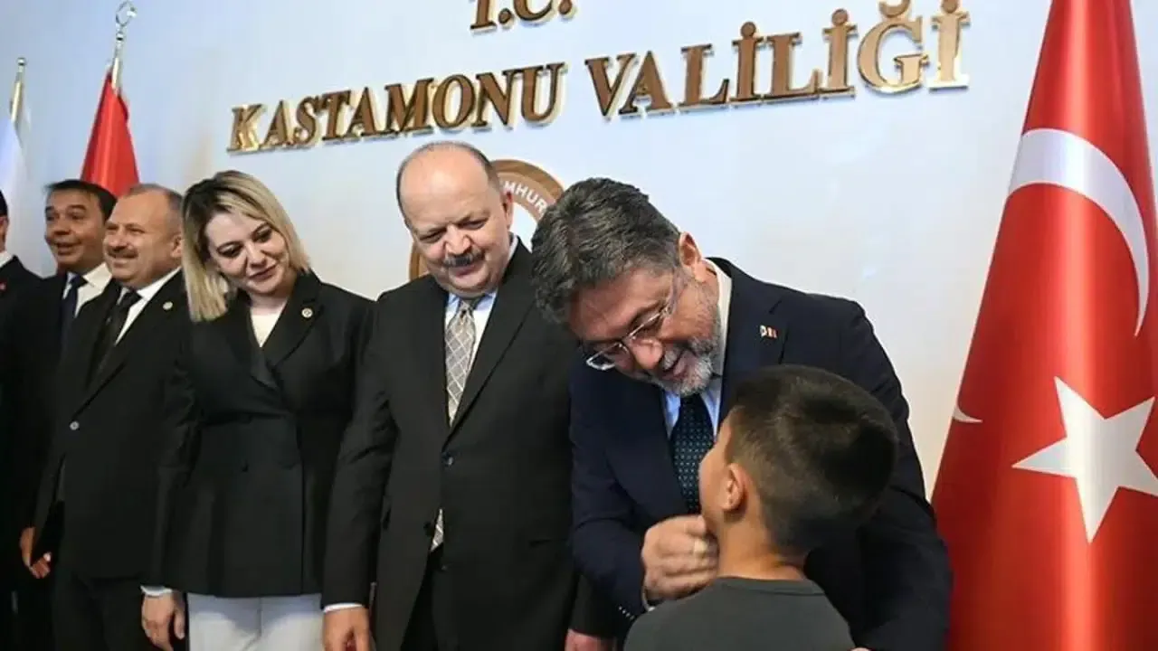 Bakan Yumaklı’dan Sert Çıkış! “Onlarla Aramızda Büyük Fark Var”