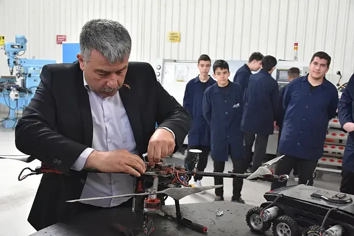 Konya’da Liseliler Savunma Sanayiinde Devrim Niteliğinde Projeler Geliştiriyor
