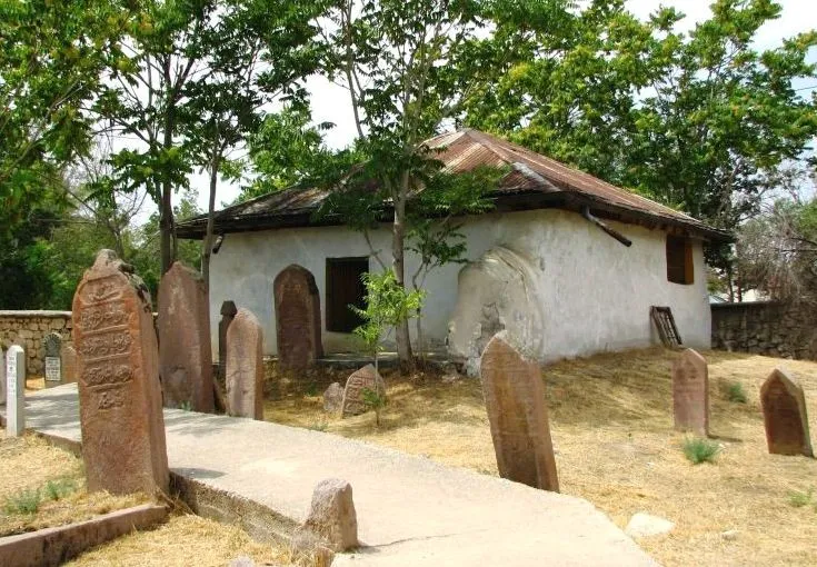 Konya'da Yüzyıllardır Ayakta Kalan Zahrüddin Ali Türbesi İlgi Odağı Oldu