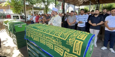 Karaman’daki Kazada Hayatını Kaybeden 3 Kardeş Gözyaşlarıyla Toprağa Verildi