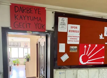CHP Konya İl Başkanlığı'ndan Dikkat Çeken Pankart: "Darbeye, Kayyuma Geçit Yok"