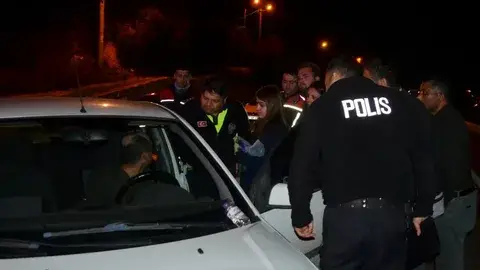 Antalya’da D-400 kara yolunda 4 araçlı zincirleme kaza: 2 yaralı