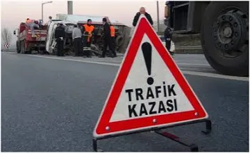 Araç Şarampole Devrildi