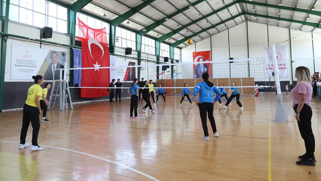 Konya'nın 28 İlçesinde Ücretsiz Yaz Spor Okulları Eğitime Başladı haber fotoğrafı