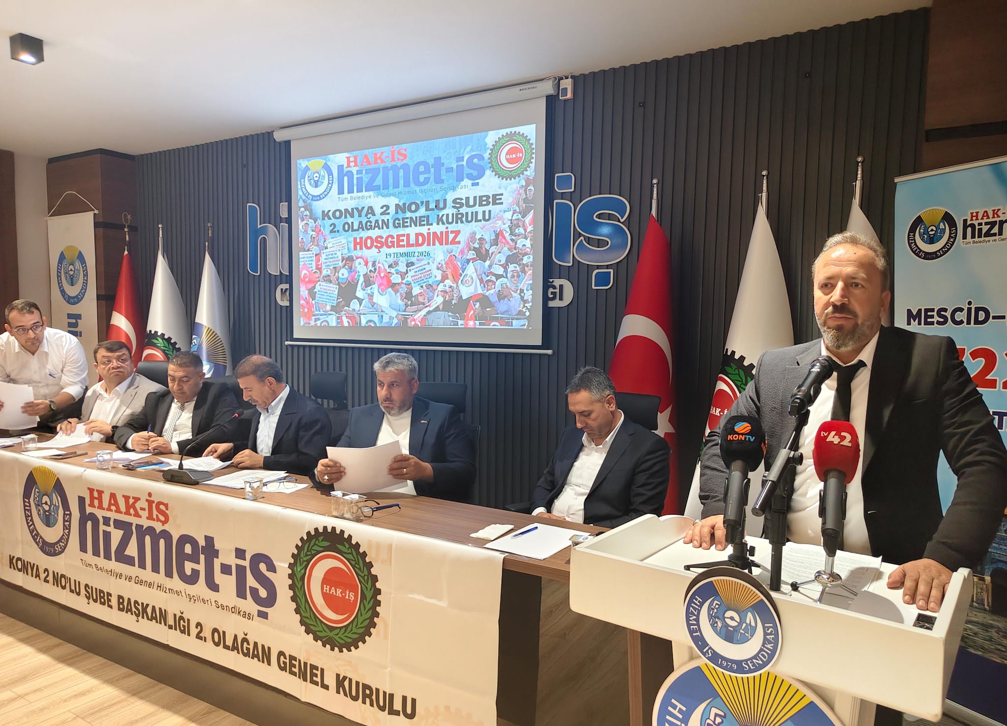 HAK-İŞ Başkanı Mahmut Arslan Konya'daki Genel Kurulda Ekonomi Yönetimini Eleştirdi haber fotoğrafı