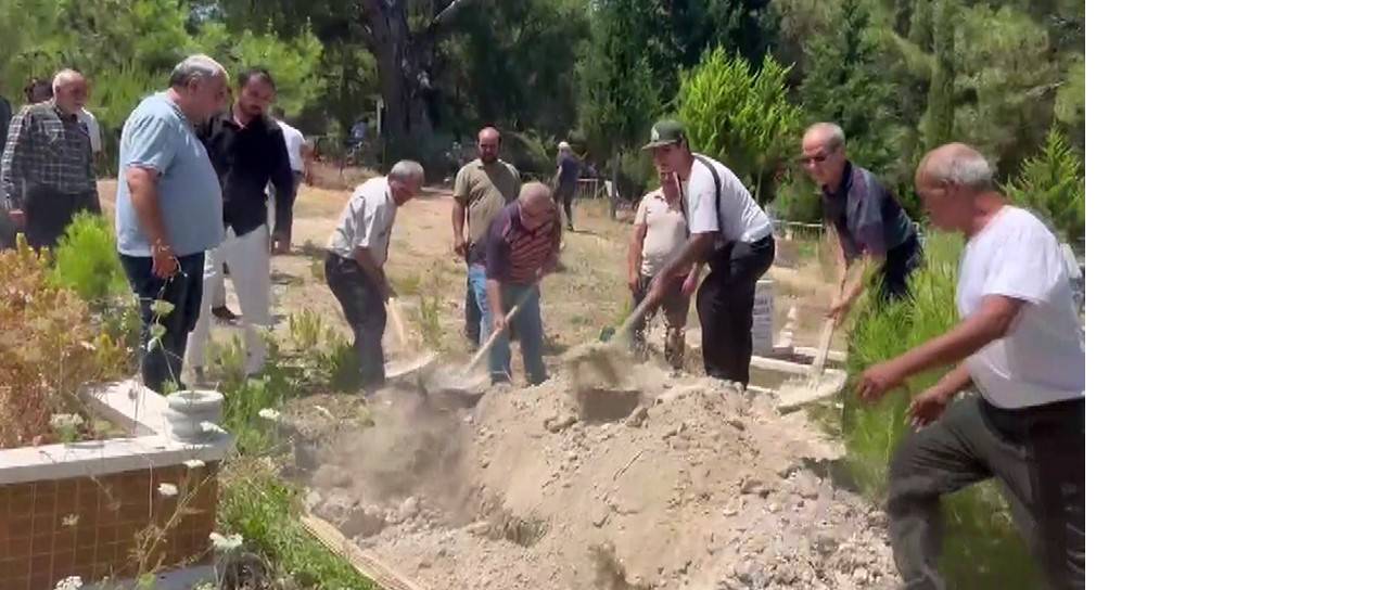 17 Yıl Önce Cinayete Kurban Giden Ebru Koyuncu Manisa'da Son Yolculuğuna Uğurlandı haber fotoğrafı