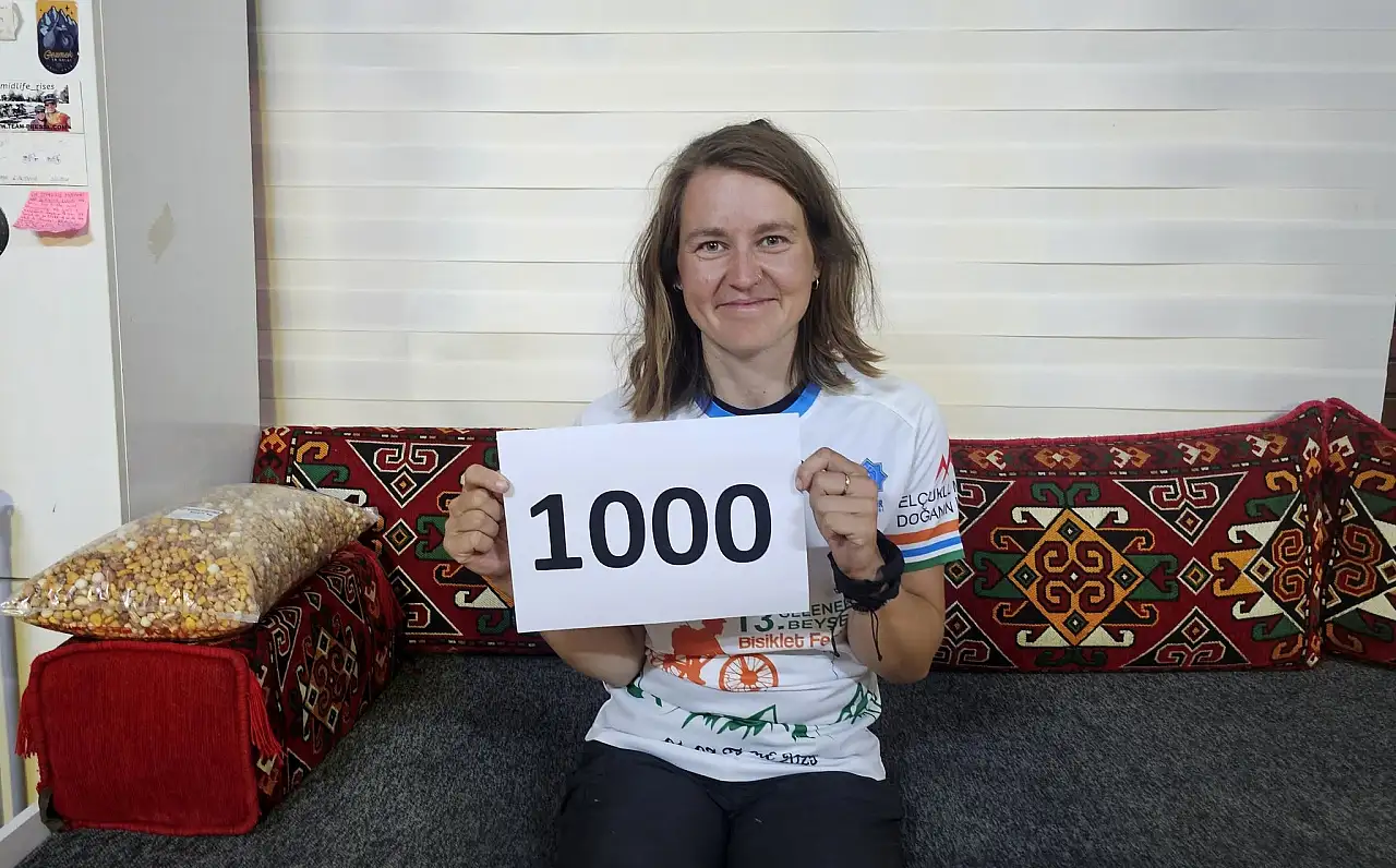Dünya pedallarını Konya'ya çevirdi! 8 yılda 1000 gezgin uğradı haber fotoğrafı