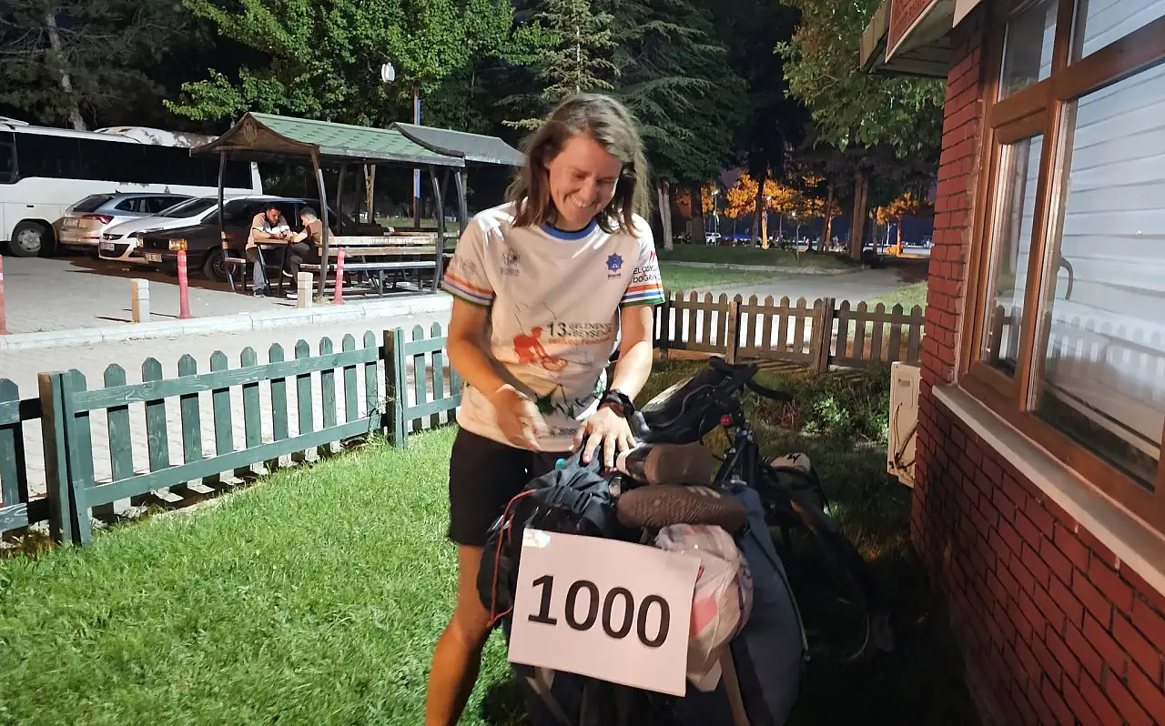 Dünya pedallarını Konya'ya çevirdi! 8 yılda 1000 gezgin uğradı haber fotoğrafı