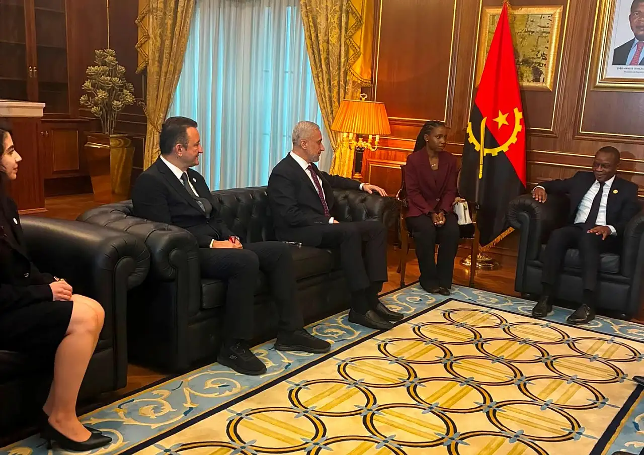 CHP Konya Milletvekili Barış Bektaş Angola Parlamentosu Başkanı Almeida ile Görüştü haber fotoğrafı