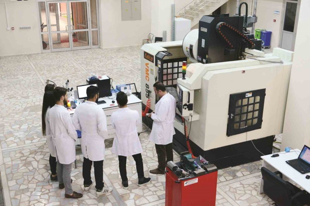 YÖK Yeni Mesleki Eğitim Modelini Konya ile Birlikte Yedi Pilot İlde Uygulayacak haber fotoğrafı