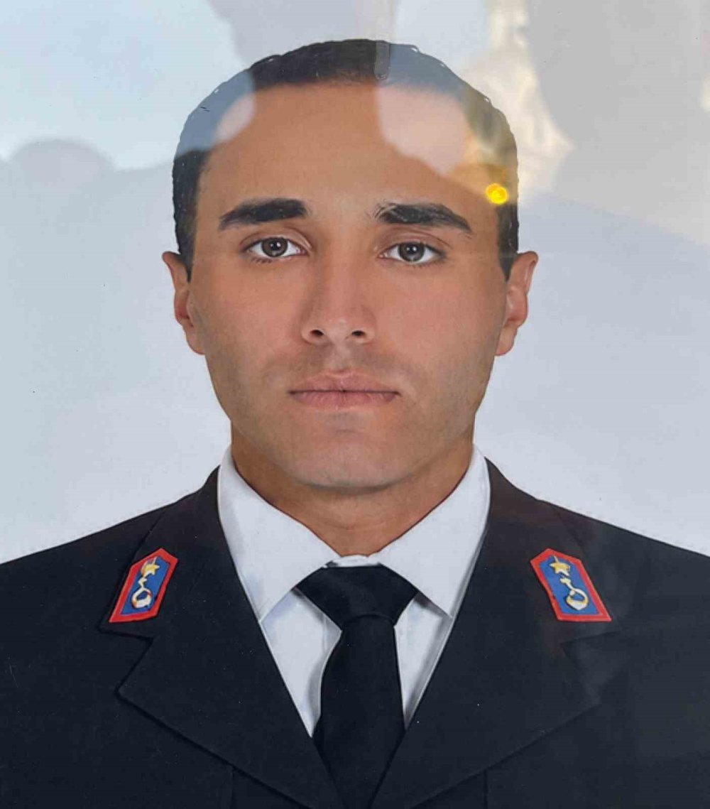 Jandarma Uzman Çavuş Muhammet Emir Çetin son yolculuğuna uğurlandı haber fotoğrafı