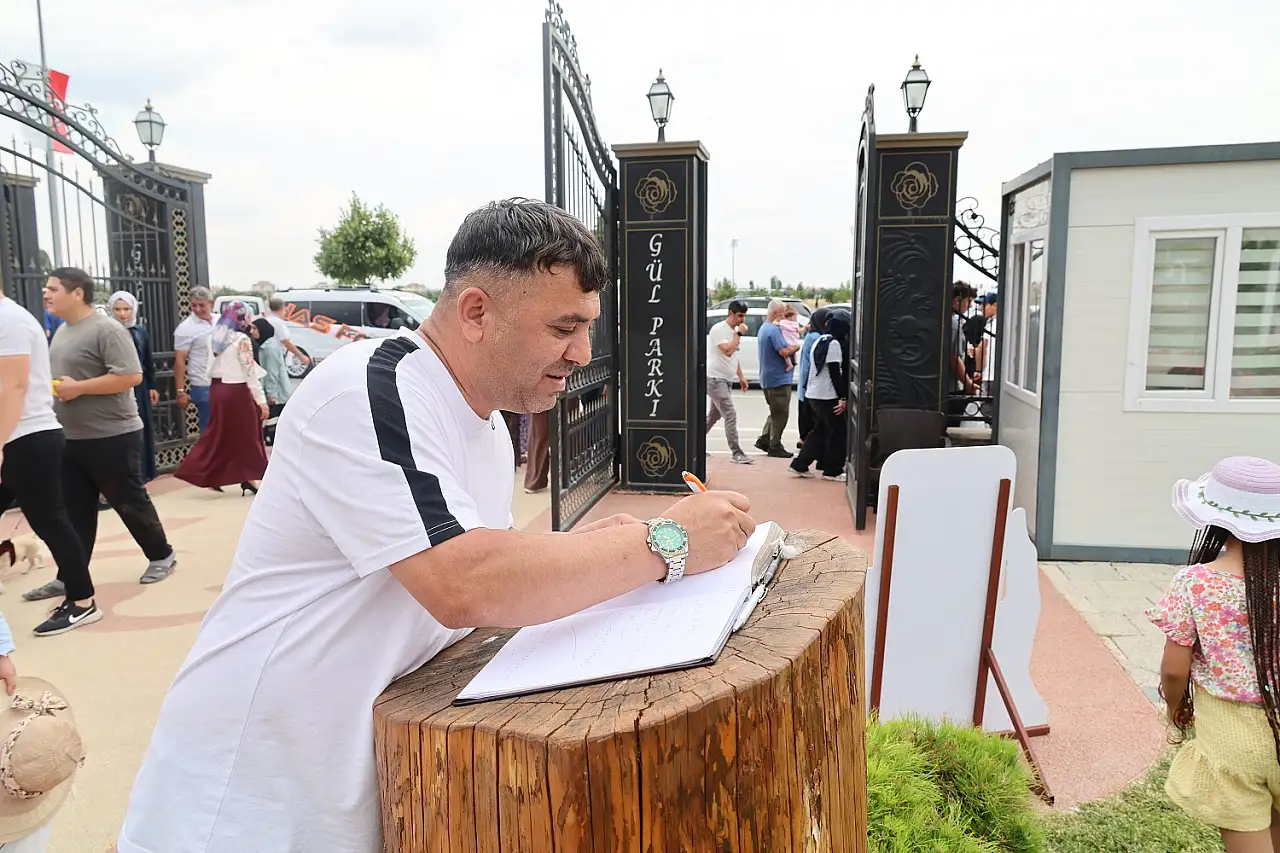 Konya'nın güzellikleri Hatıra Defteri'ne kazındı - Ziyaretçilerden övgü dolu mesajlar haber fotoğrafı